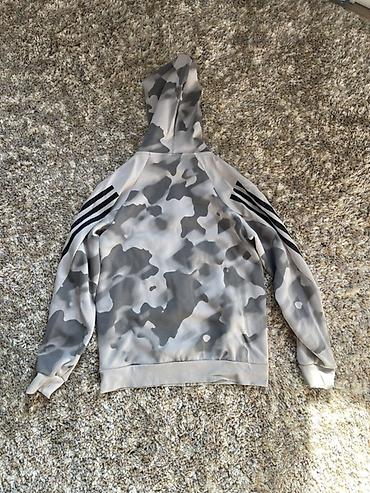 кофта юпка: Оригинальная зип-худи Adidas, размер S/M, брался за 8200 сом в — 2