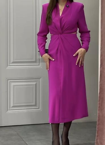 bts əşyalari: Zəngin fuşya rəngində zərif qadın donu. - Model: midi uzunluq, düz — 1