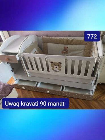 tul pərdələr: Oğlan və qız üçün, Dördbucaq, Beşik, Dəst ilə, Matras ilə, Yellənmə mexanizm ilə