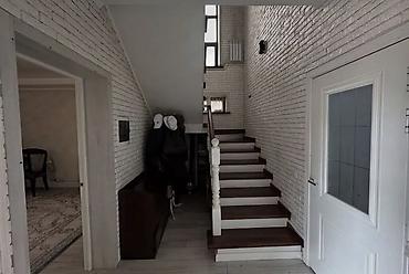 Продажа коттеджей и домов: Срочно продается двухэтажный дом с участком 5 соток, фактически 6, ж/м — 6