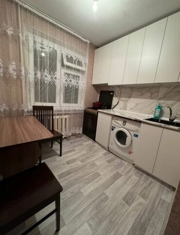 срочно продаётся 1 комнатная квартира в районе ошского рынка по улице кенсуйская: 1 комната, 32 м², 104 серия, 1 этаж