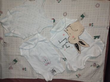 Bodysuits and Footies for babies: 350,oo dinara komplet garderobe uplata pre slanja cena fiksna