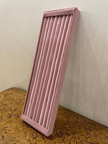 Bijuteriya vitrinləri: Aksesuar stendleri,her mehsuldan kifayet qeder var yeni coxdu.Qiymet — 7