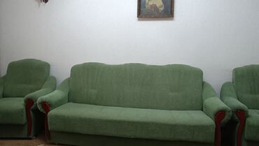 раскладной диван с креслами: Цвет - Зеленый, Б/у