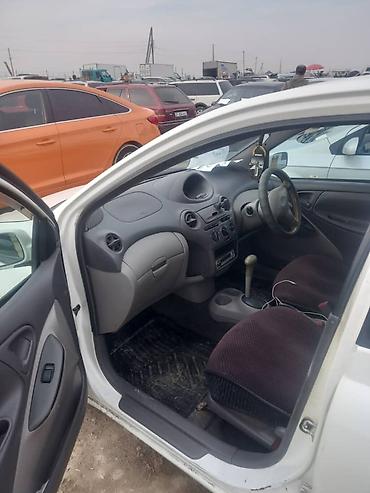 tir: Toyota Platz: 2001 г., Автомат, Бензин, Седан — 5