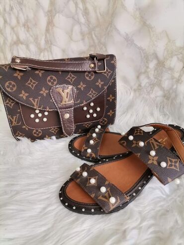 Sandale: Sandale 2200
Kompleti 3500 na lalafo.rs — 2 Sandale: Sandale 2200
Kompleti 3500 — 2