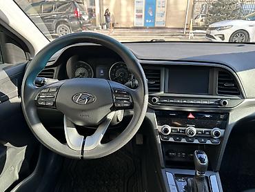 Hyundai: Hyundai Elantra: 2019 г., 2 л, Автомат, Бензин, Седан — 16