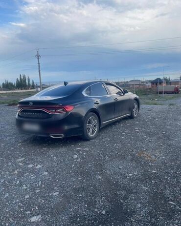 я ищу лада приора: Hyundai Grandeur - это элегантный седан, который предлагает комфорт и