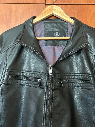 Paltolar: Qara ceket/kojanka Tebii deridendir Razmeri S Geyinilməyib (razmeri — 8