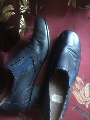 Tuflilər: Qadın ayaqqabıları – 2 cüt 1) Rəng: açıq şampan/metalik bej. - — 9