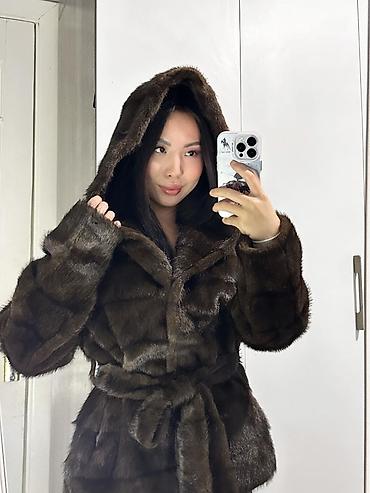 Шубы: Шуба, Короткая модель, С капюшоном, S, M, L — 2