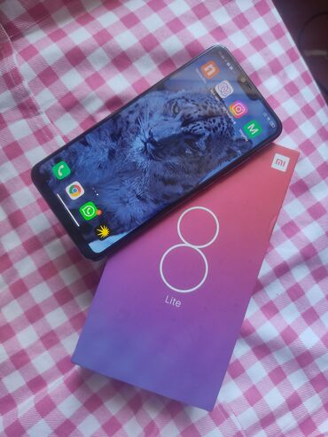чехол на х: Xiaomi, Mi 8 Lite, Б/у, 128 ГБ, цвет - Серый, 2 SIM