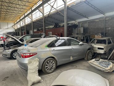 голфь 3: Toyota Camry: 2017 г., 2.5 л, Бензин