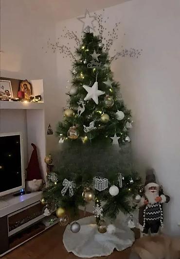 balkonski set: Jelke sa snežno belim pufnastim krajevima – visine 1.5m i 1.8m 🎄 — 1