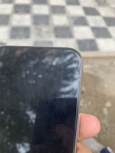 халаделник бу: IPhone 16 Pro Max, 256 ГБ, Битый