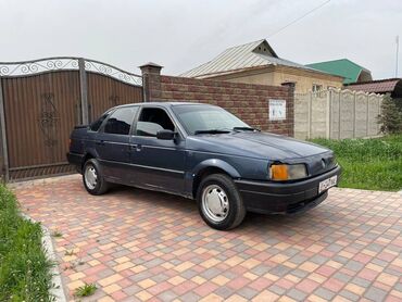 ������������ ������ ��������������: Volkswagen Passat: 1990 г., 1.8 л, Механика, Бензин, Седан
