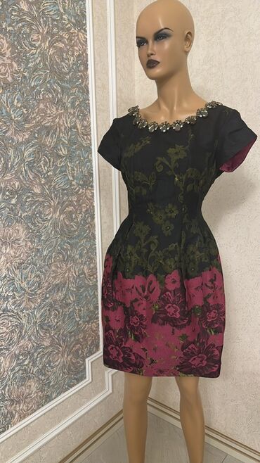 Kokteyl donlar: Zərif ziyafət geyimləri kolleksiyası - Model 1: Tünd bənövşəyi, tam — 7