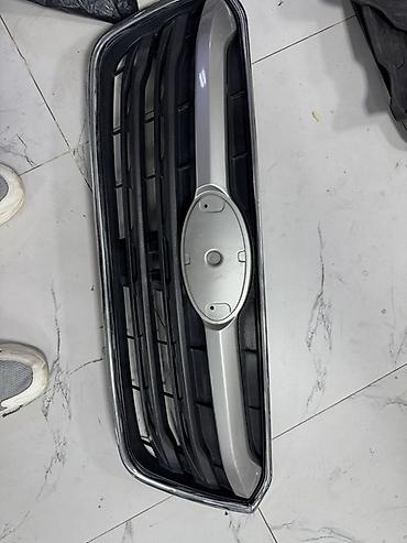 Решетка радиатора Subaru Б/у