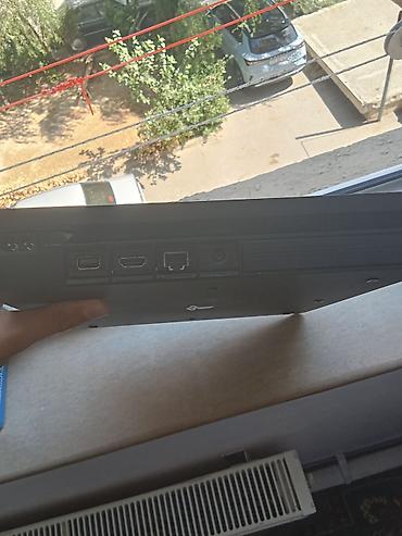 pilesteşın 4: PlayStation 4 (PS4) Slim oyun konsolu Xüsusiyyətlər: - Rəsmi PS — 3