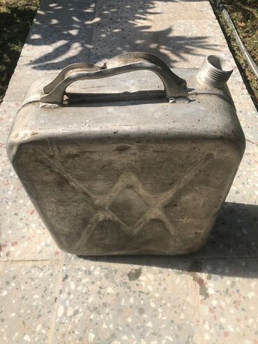бак из нержавейки 2000 литров цена: Metal yanacaq bidonu - Material: qalın metal (sinklənmiş səthli) -