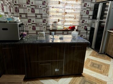 Mətbəx mebeli: Metbex Mebelı satılır coxxx selıqelı istıfade olunub cızıg demek olar