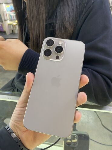 красный айфон: IPhone 15 Pro Max, Б/у, 98 %