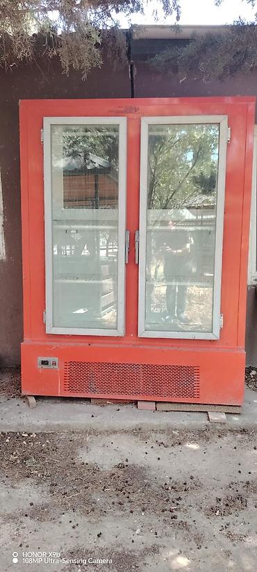 *1000azn* Vitrin Soyuducu satılır.Unvan Saray. 6331. leman11