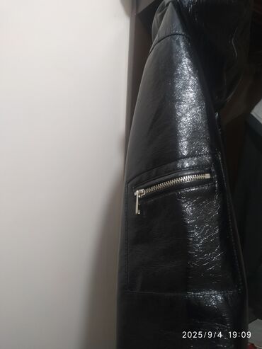 Кожаные куртки: Кожаная куртка, С капюшоном, L — 10