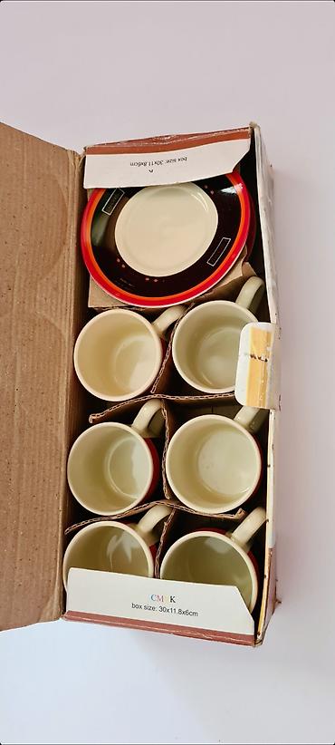 Kompleti posuđa: Servis 6 malih šoljica sa tacnom za kafu, motiv “CAFE’ LATTE”. - Nove — 15