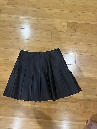 Terranova XS qara ətək - Model: büzməli/plisse mini ətək - Rəng: qara