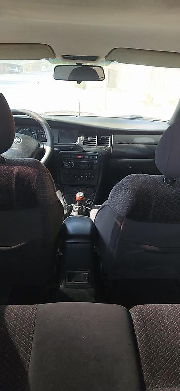 disklər təkərlər type 1: Opel sedan – 5 qapılı, qara rəng. Şəhərdaxili gündəlik istifadə üçün — 6