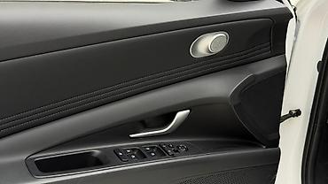 Hyundai: Hyundai Elantra: 2024 г., 1.5 л, Автомат, Бензин, Седан — 18