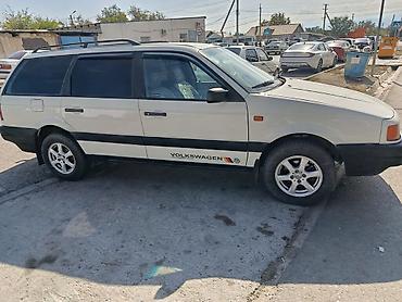 Volkswagen: Volkswagen Passat: 1989 г., 1.8 л, Механика, Бензин, Универсал — 4