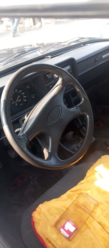 VAZ (LADA): Model: LADA 2104 (universaI) Rəng: qara Kuzov: 5 qapılı, yük bölməsi — 4