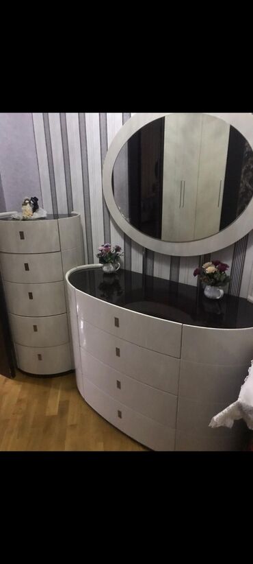 Mebel: Yataq otağı mebeli 1100m
Matras var 
5mikrarayon