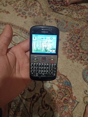 prasdoy telefon: Nokia E5, 16 GB, rəng - Gümüşü