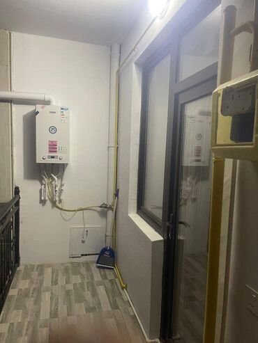 Uzunmüddətli kirayə mənzillər: 28 may metrosunun çıxışında,18 mərtəbənin,16-ci mərtəbəsində,1 — 13