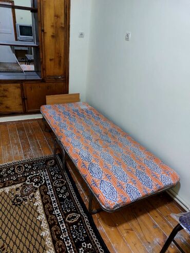 2neferlik kravat: Б/у, Односпальная кровать, Без подьемного механизма, С матрасом, Без выдвижных ящиков, Азербайджан