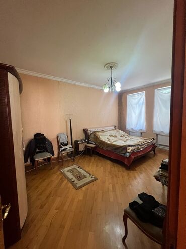 Həyət evləri və villaların satışı: Bakıxanov qəs. 6 otaqlı, 300 kv. m, Kredit yoxdur, Orta təmir — 9