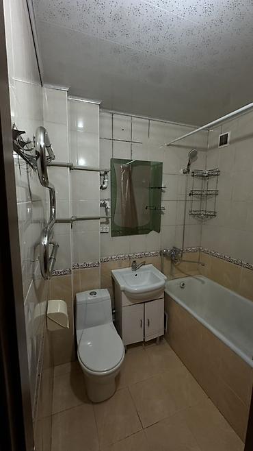 Продажа квартир: 3 комнаты, 53 м², Дордой Плаза ТРЦ 104 серия, 4 этаж, Косметический ремонт — 4