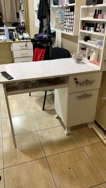 linoleum qiymeti bakida: İşlənmiş, Manikür üçün masa, Güzgüsüz