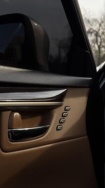 Lexus: Lexus ES: 2017 г., Седан — 10