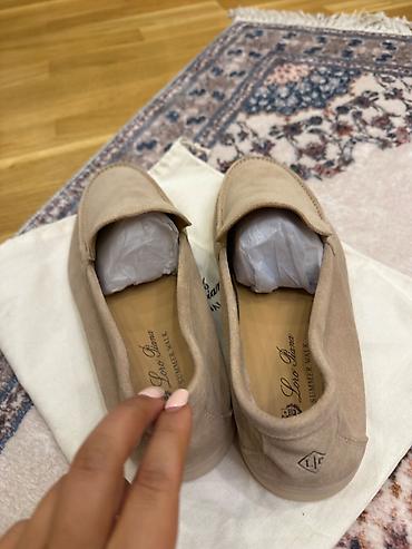 loro piano: Loro Piana summer walk. 44 yazilsada 42 e gedir.Yeni. Unvan Inqilab — 7