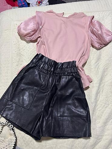 Dəstlər, kostyumlar: Coxsu amerikadan alinib . Hamsi cox yaxwi veziyyetdedir. Her biri 1. 2 — 1