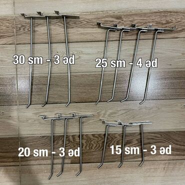 Bijuteriya vitrinləri: Ətir, aksesuar, bijuteriya vitrini Ünvan; Yeni Ramana, Şuşa şəhərciyi — 3