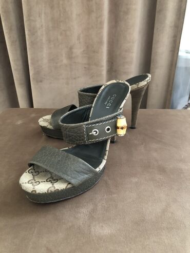 Tuflilər: Tuflilər, Gucci, Ölçü: 36, rəng - Boz, İşlənmiş lalafo.az -da Tuflilər: Tuflilər, Gucci, Ölçü: 36, rəng - Boz, İşlənmiş