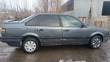 Volkswagen: Volkswagen Passat: 1988 г., Седан — 7