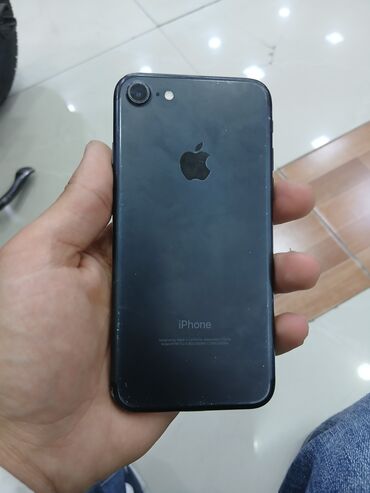 Apple iPhone: IPhone 7, 32 GB, Barmaq izi