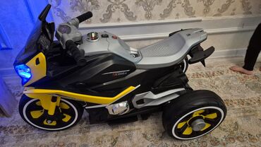 Nənnilər: Sabiwbaki….Usaq moto ideal veziyyetde, evde surulub.2neferde oturub