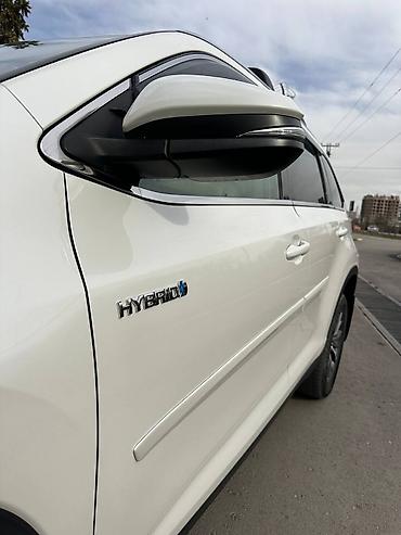 Toyota: Toyota Highlander: 2019 г., 3.5 л, Вариатор, Гибрид — 7